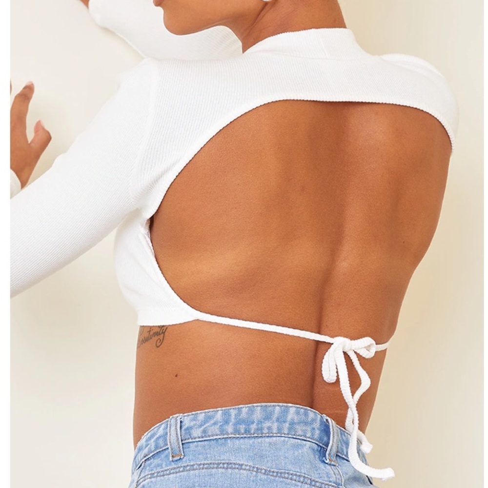 PrettyLittleThing Backless Tie-Up Long Sleeve Crop Top